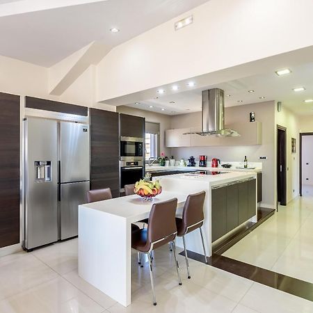 Luxury Villa In City Center With Rooftop Swimming Pool La Canea Esterno foto